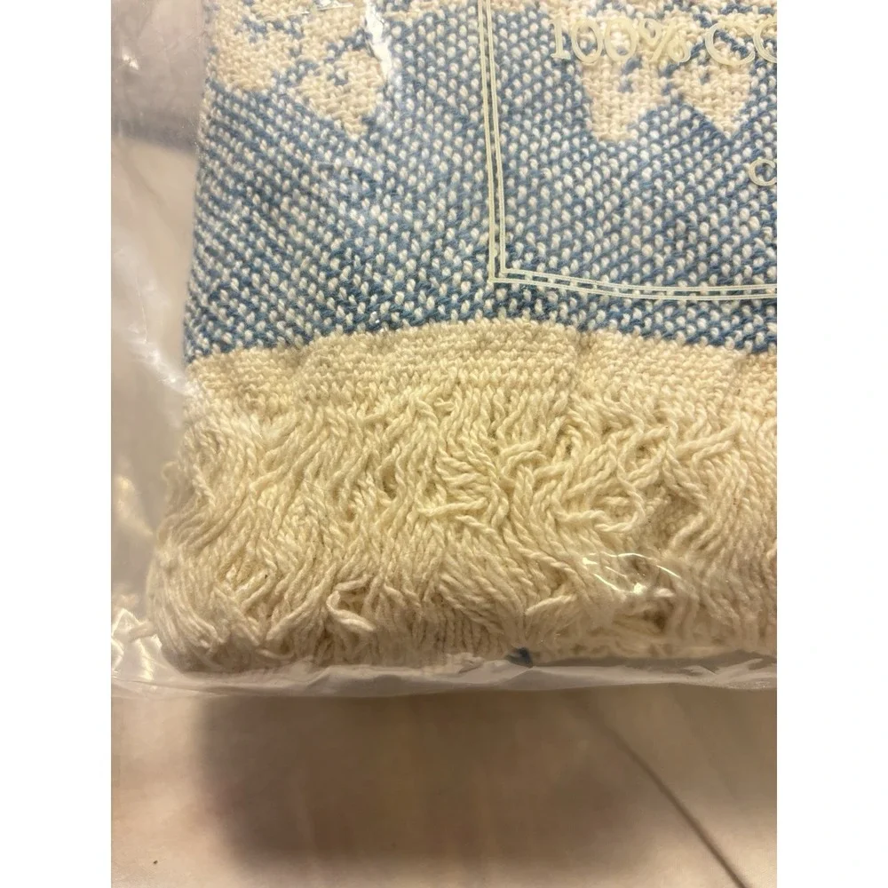 Avon Country Posies 100 % Cotton Throw 52 X 60 Blue And White Vtg New Old Stock